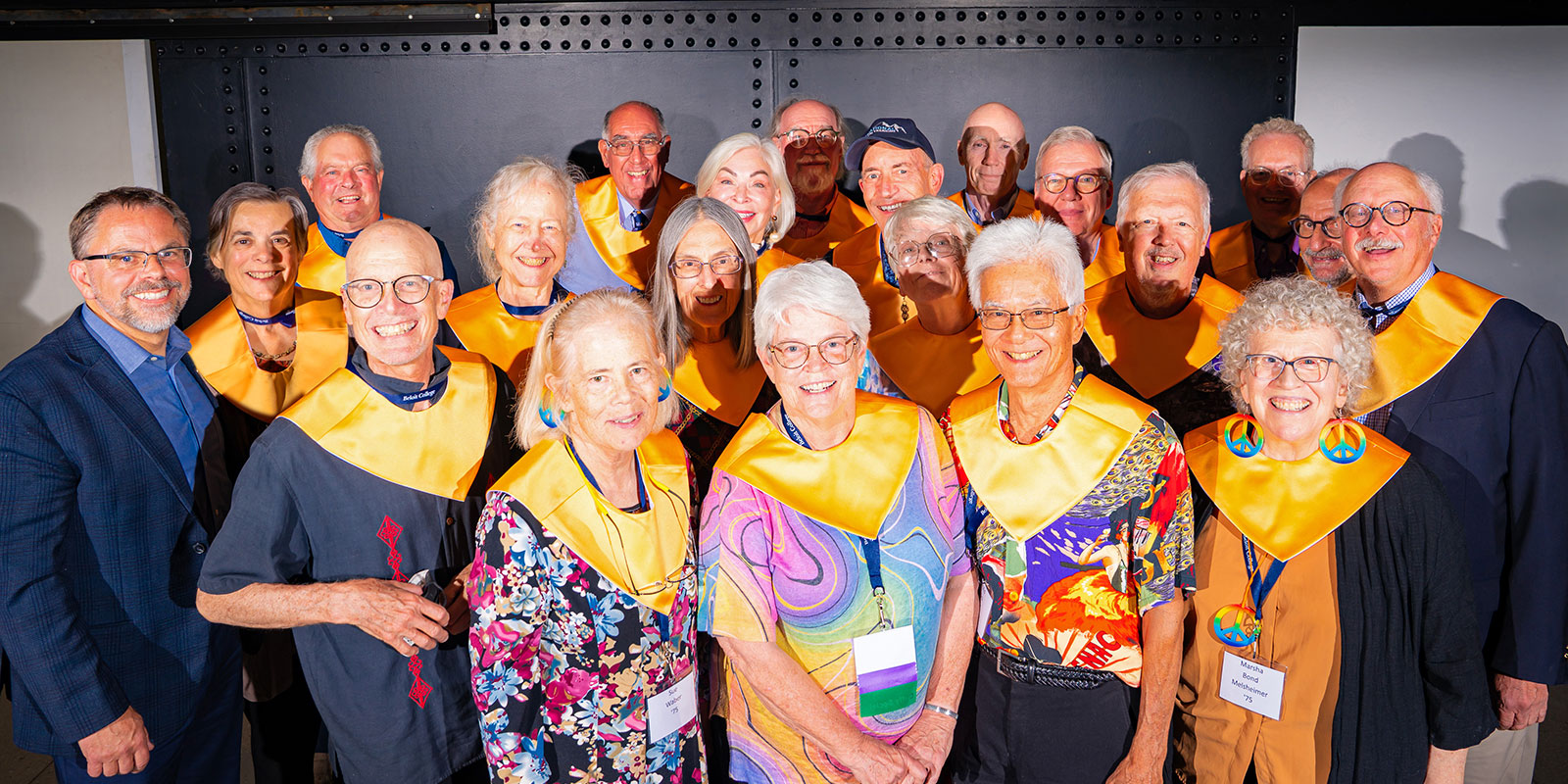 A group of alumni standing together
